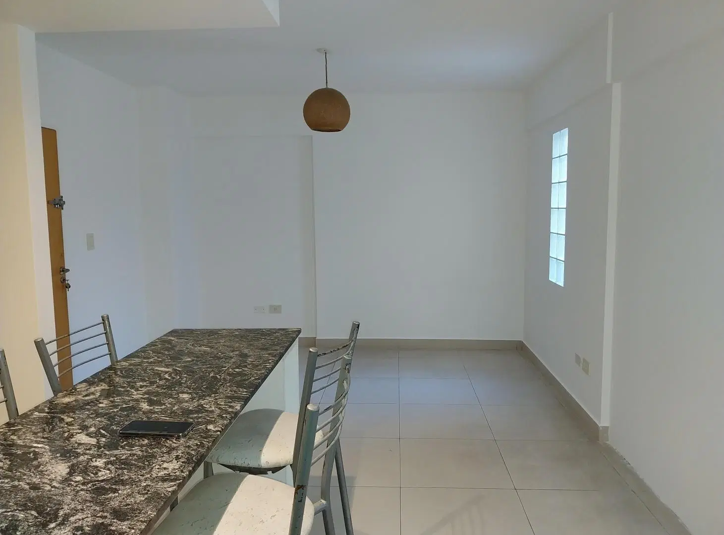 Monoambiente en venta con dormitorio y patio, en 1er piso. Beauchef e/ J. Bonifacio y Av. Directorio 3
