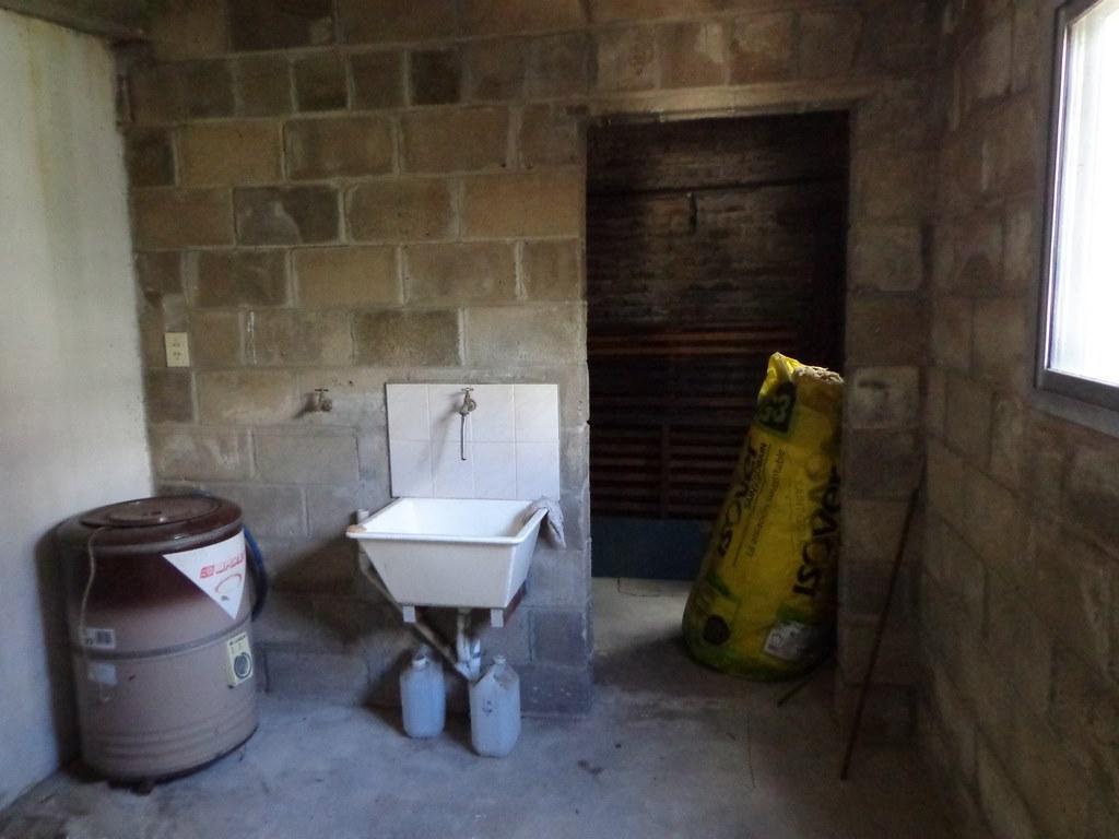 Foto de CASA EN VENTA 2 DORMITORIOS + COMODÍN - JUAN PABLO II 1100 B, imagen 2