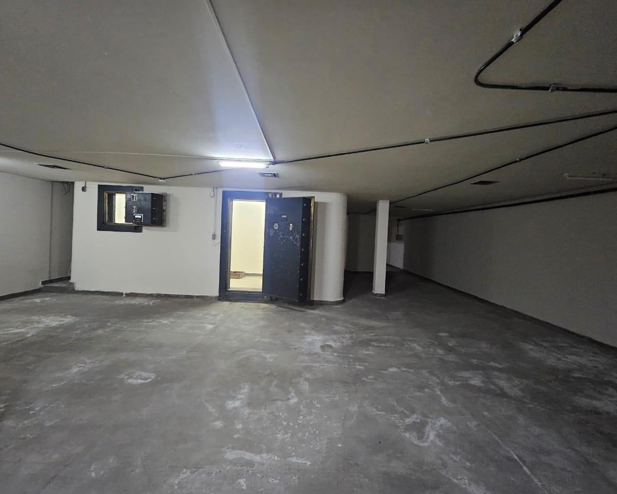 Alquiler Importante Oficinas con Bóveda