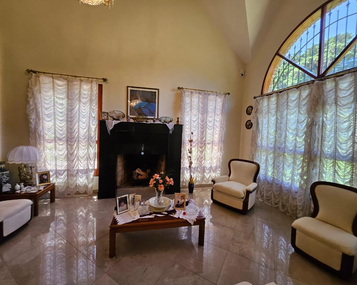 Espectacular Casa 4 Dorm. - Pueblo Esther 2
