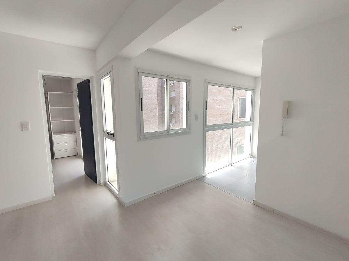 Venta Departamento 1 Dorm. - Zeballos y Santiago