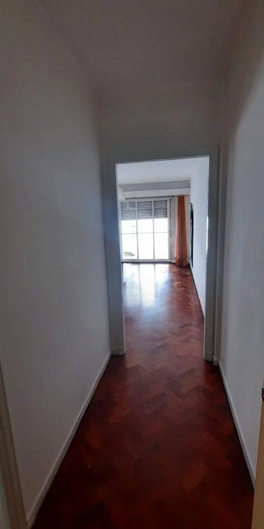 VENTA AMPLIO Y LUMINOSO SEMIPISO de 3 AMB al FTE con BALCON Y LAVADERO BALVANERA 4