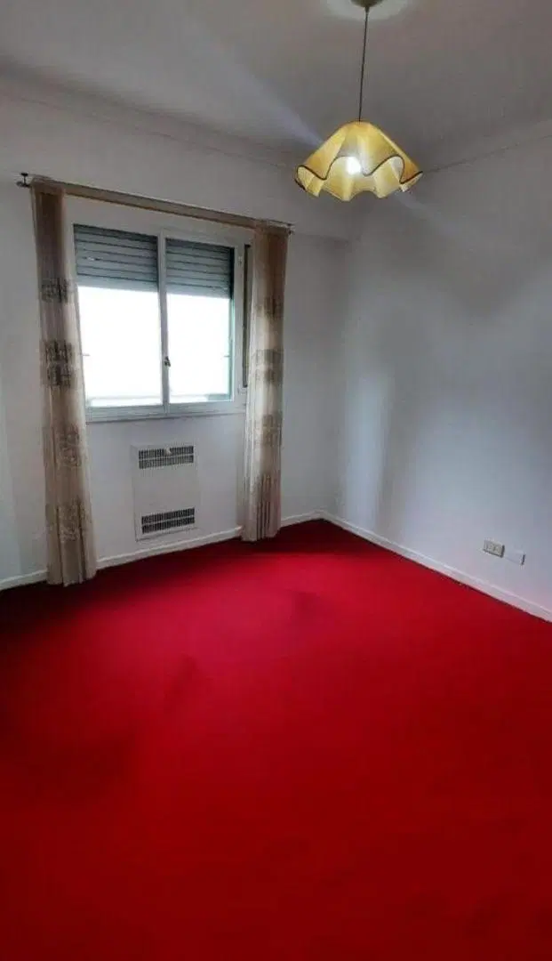 VENTA AMPLIO Y LUMINOSO SEMIPISO de 3 AMB al FTE con BALCON Y LAVADERO BALVANERA 5