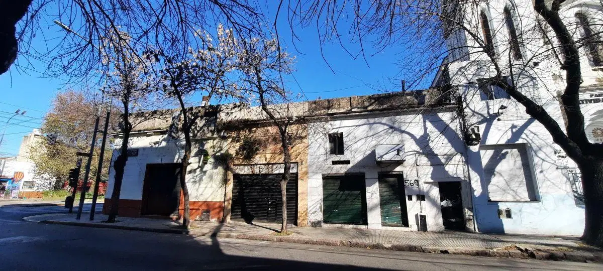 EXCELENTE LOTE EN ESQUINA PARA DESARROLLO/BARRACAS/3600 M2 VENDIBLES 3
