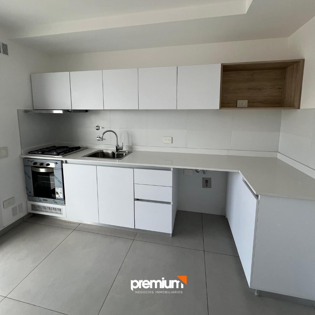 Venta Semipiso 3 Dormitorios con cochera - Av. San Juan 766 - Neuquén Capital
