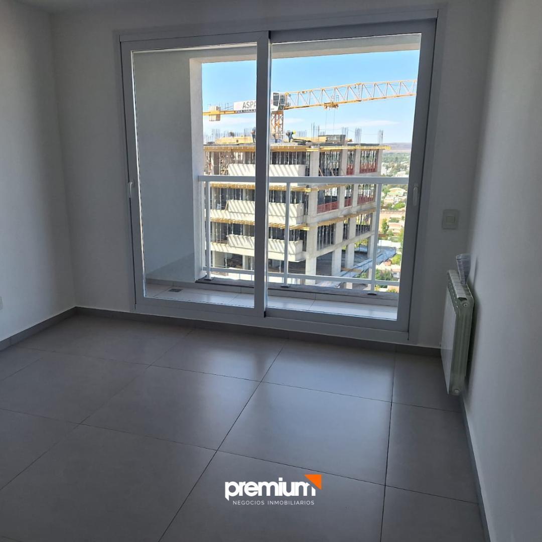 Foto de Venta Semipiso 3 Dormitorios con cochera - Av. San Juan 766 - Neuquén, imagen 4