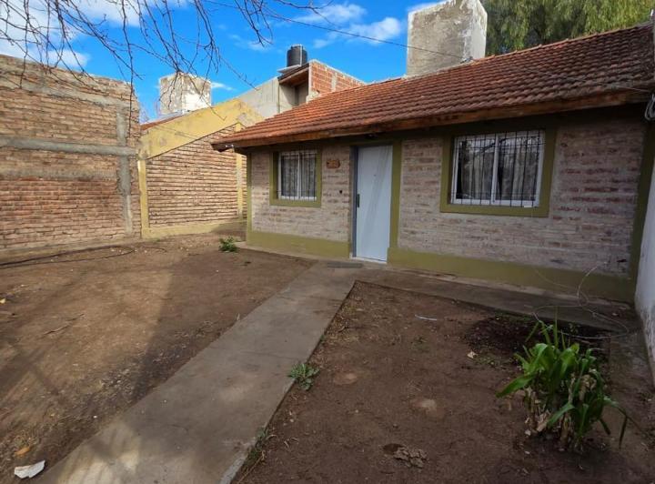 Alquiler Casa 2 Dormitorios, Patio - Reconquista 1332 - Nueuqén Capital 4