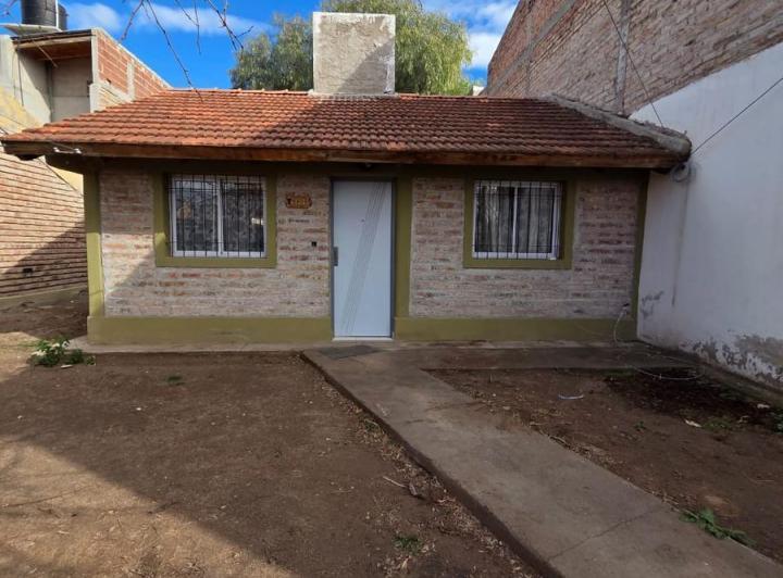 Alquiler Casa 2 Dormitorios, Patio - Reconquista 1332 - Nueuqén Capital 3