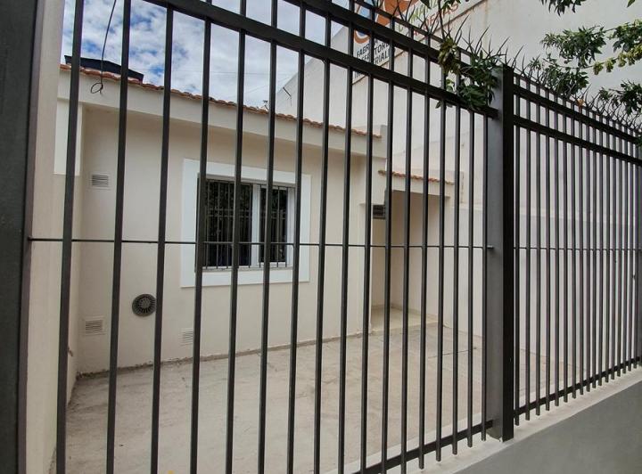 Alquiler Casa 1 Dormitorio con Patio - Linares 1522 - Nueuqén Capital 2