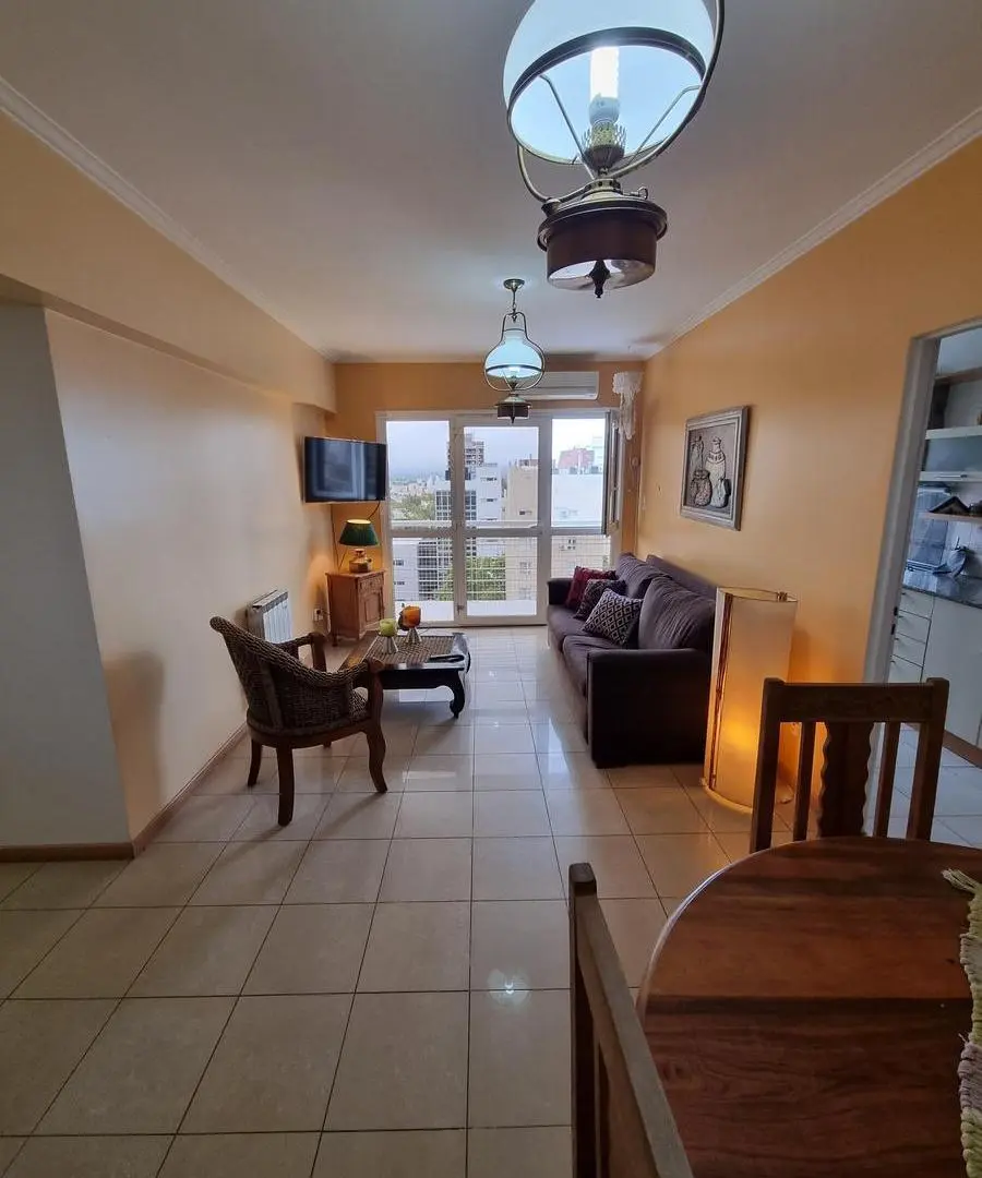 Alquiler Departamento AMOBLADO 2 dormitorios - Cochera - Roca 150 - Neuquén Capital 3