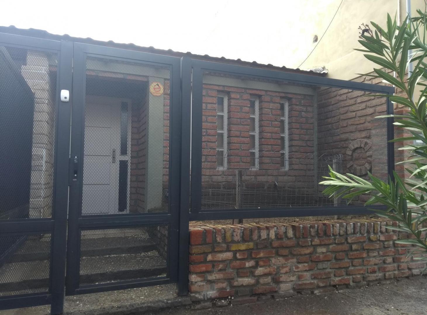 Alquiler  Casa 1 dormitorio amplio - El Nihuil 893 - Neuquén Capital