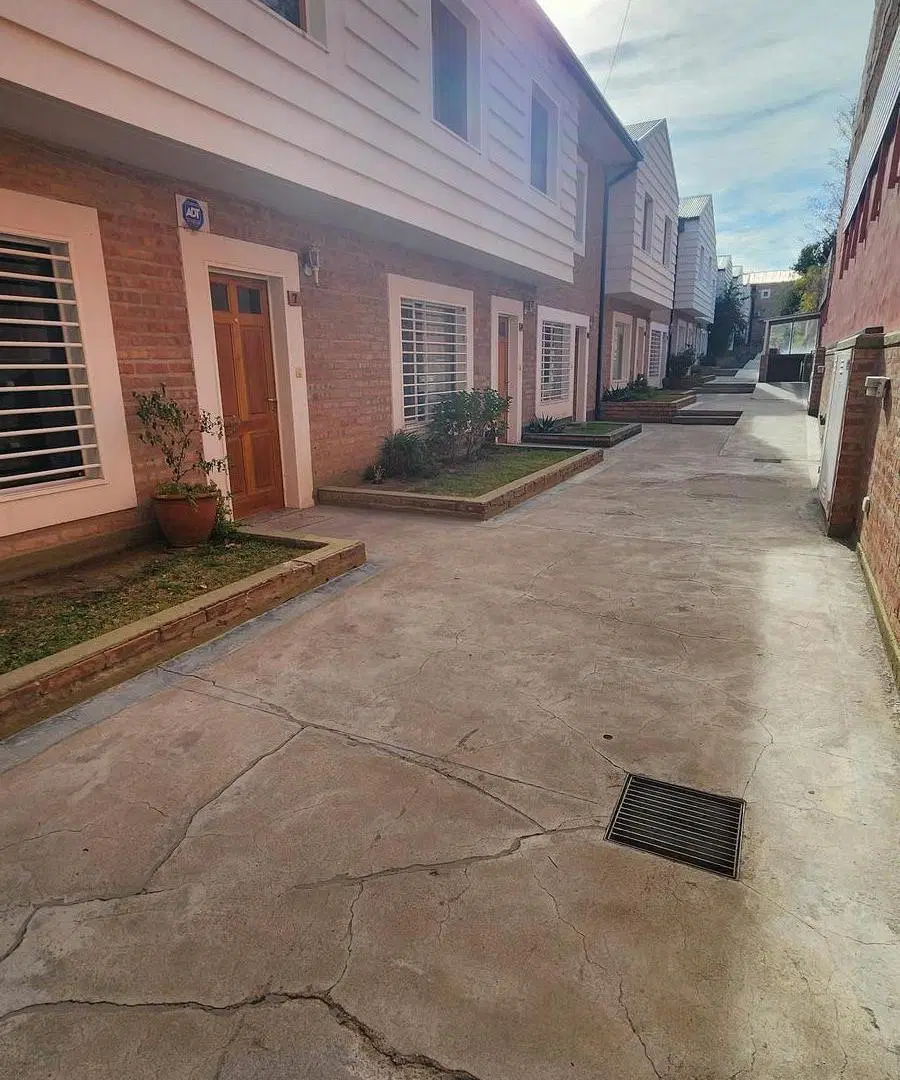 Alquilo Dúplex 2 dormitorios, con cochera - Roca al 1000 Neuquén Capital 5