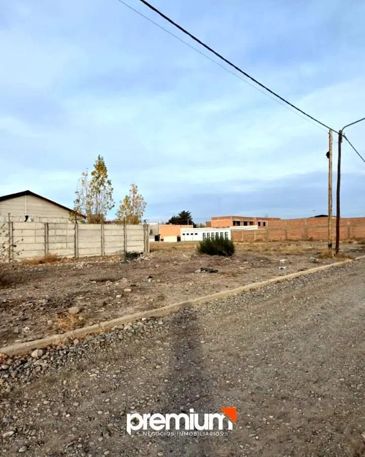 Venta Lote 353 m² - Barrio Cinco Soles – PLOTTIER 2