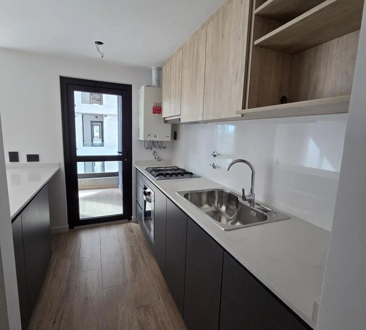 Alquiler Departamento 1 Dormitorio con parrilla - Edificio Kuref - San Juan 1076 - Neuquén Capital 4