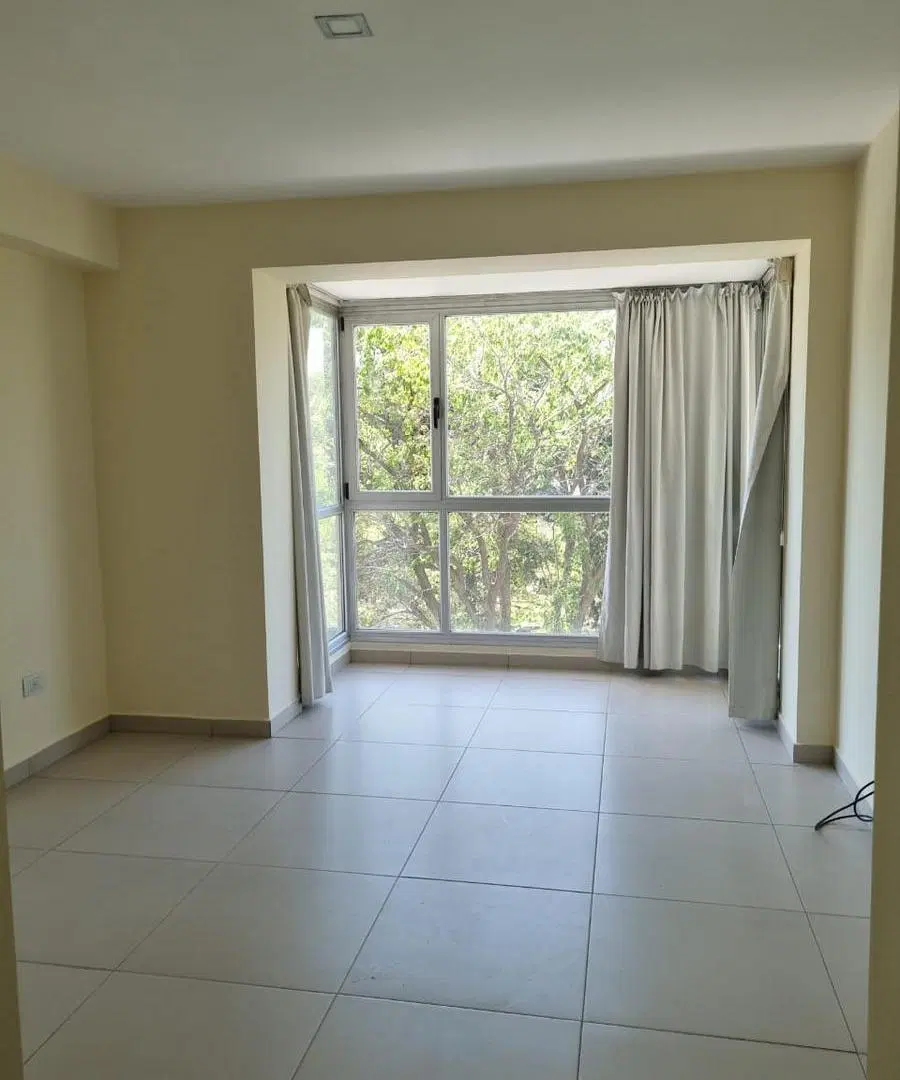 Departamento en Área Centro Este 8