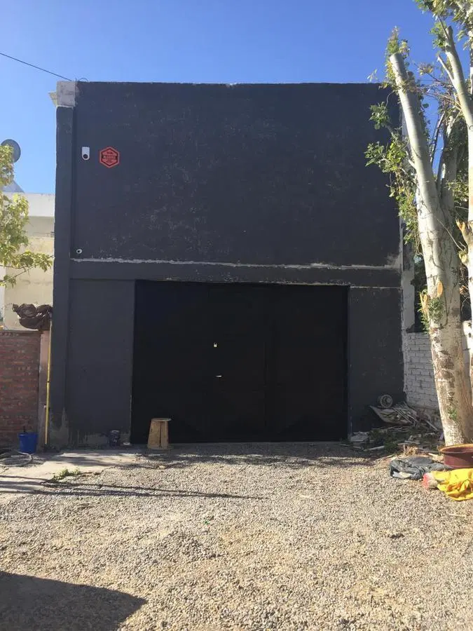 Alquiler Galpón 130 m2   playa de maniobras - Alfonsina Storni al 1099 - Neuquén 2