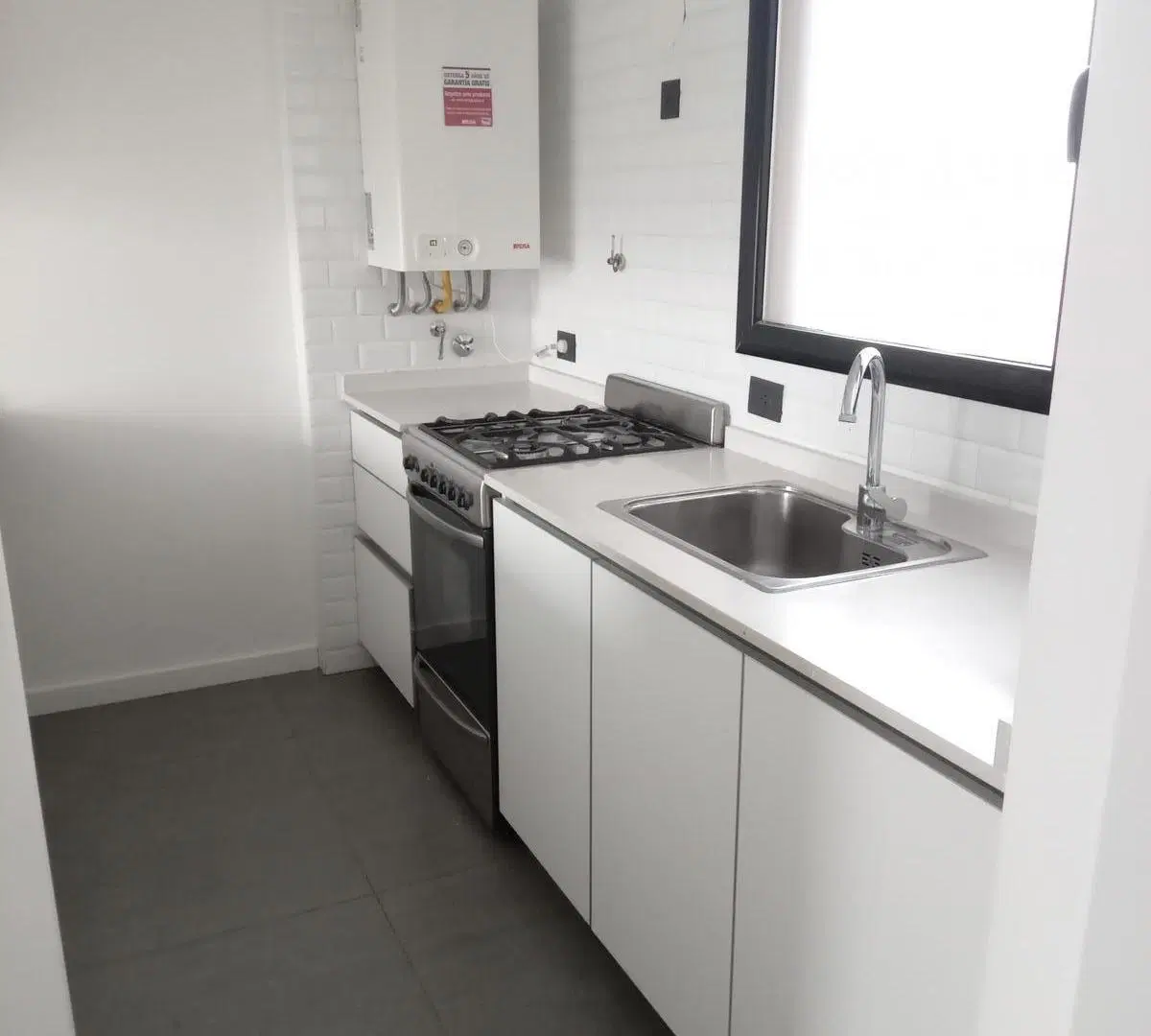 Departamento 1 dormitorio con cochera - Av San Juan 823 - Neuquén Capital 2