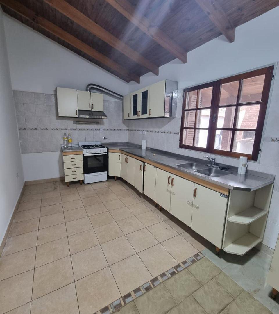 Foto de Alquilo Casa 3 Dormitorios - Garaje - Patio con Parrilla - San Martin, imagen 4
