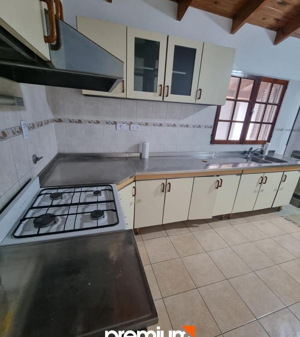 Foto de Alquilo Casa 3 Dormitorios - Garaje - Patio con Parrilla - San Martin, imagen 2