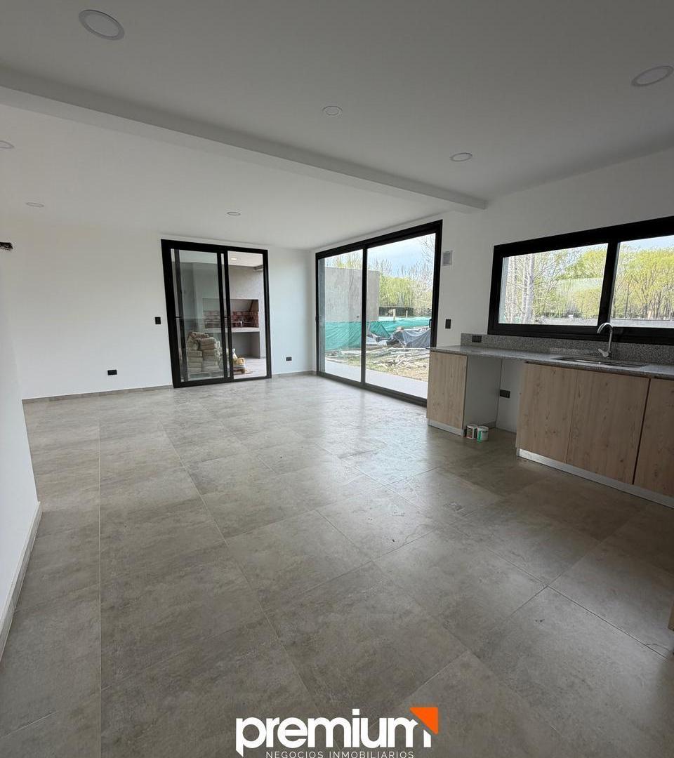 Foto de Venta Casa 3 Dormitorios - Los Canales de Plottier Golf Club - Plottier, imagen 5