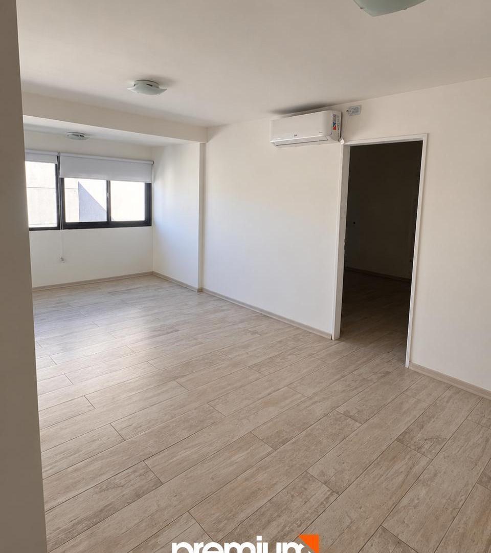 Foto de Dpto en alquiler - 1 Dormitorio con cochera - Carlos H Rodriguez 556, imagen 4