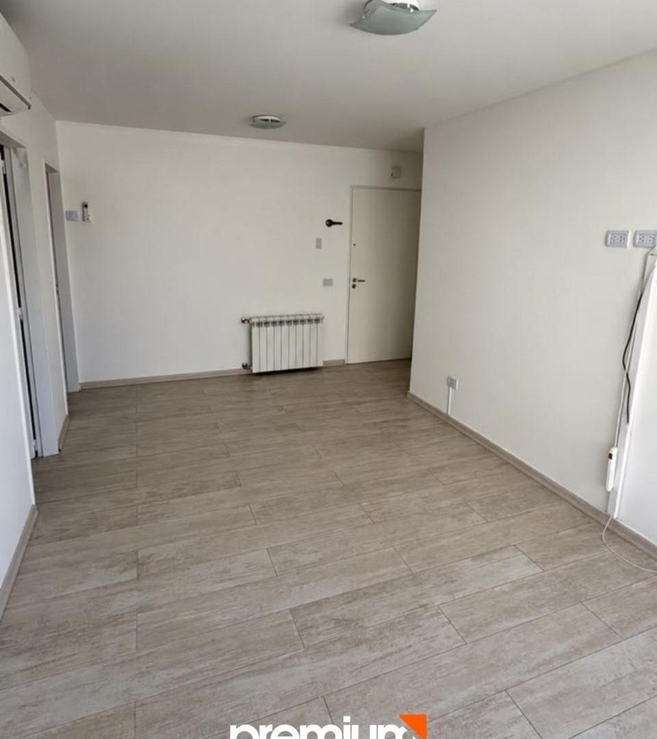 Foto de Dpto en alquiler - 1 Dormitorio con cochera - Carlos H Rodriguez 556, imagen 3