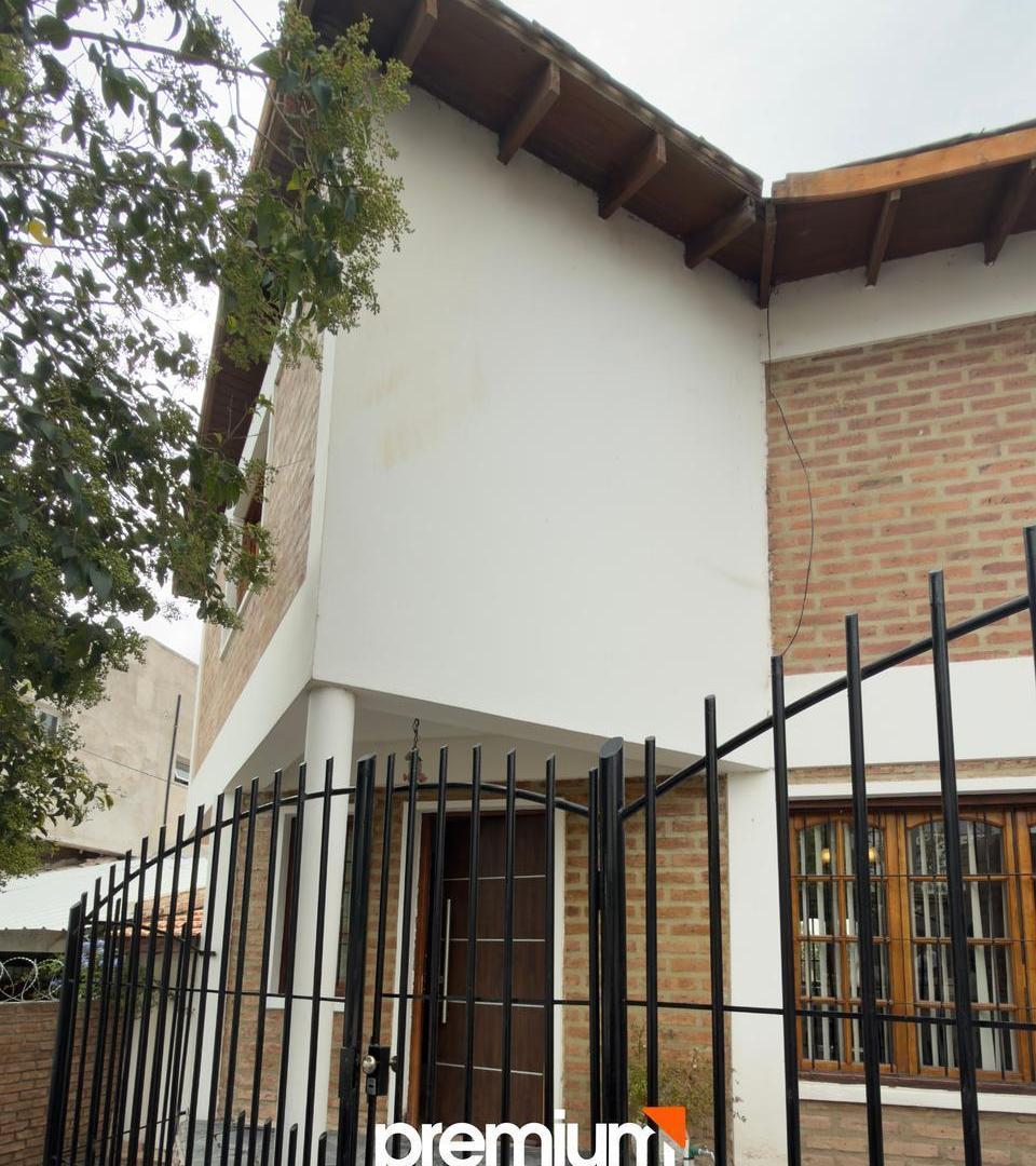 Foto de Venta - Casa 3 Dormitorios - Río Diamante 853 - Neuquén Capital, imagen 1