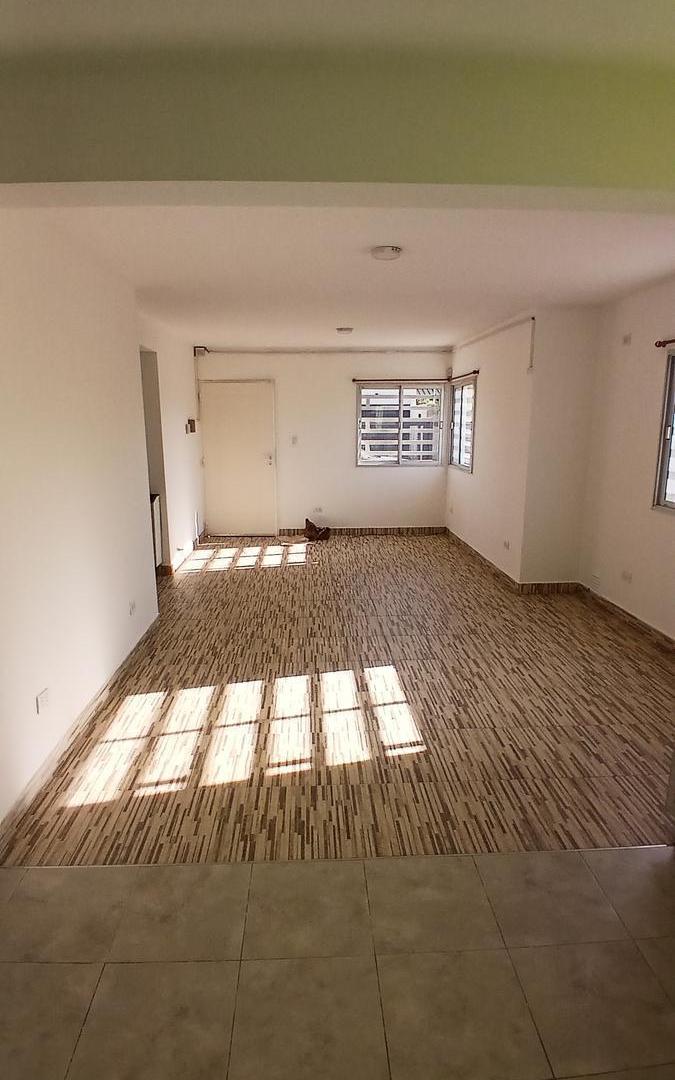 Foto de Alquiler Casa 2 Dormitorios - Ingreso vehicular - Patio - Barrio Don, imagen 3