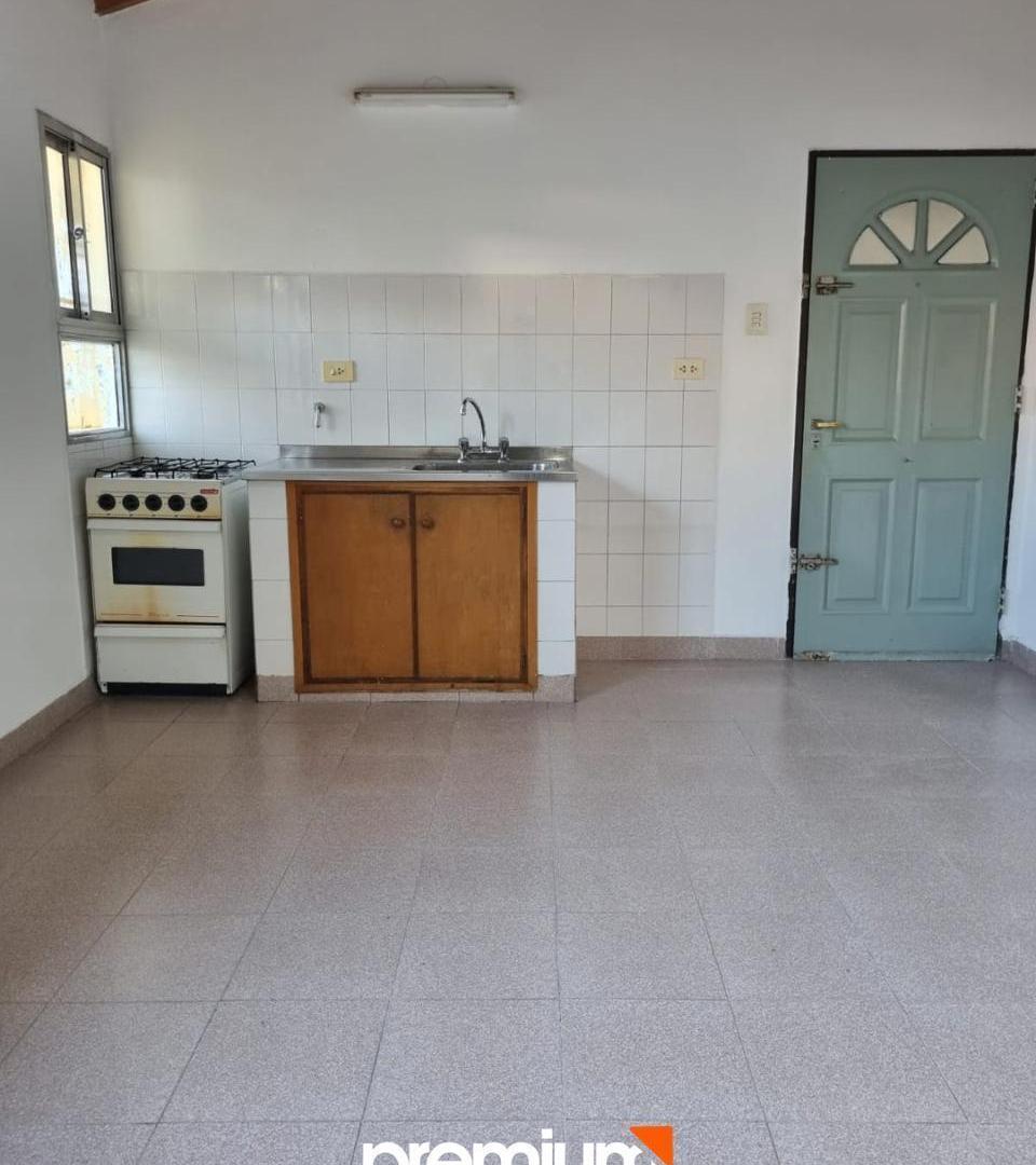 Foto de Alquilo Casa 1 Dormitorio - Ingreso vehicular opcional - Neuquén Capital, imagen 3
