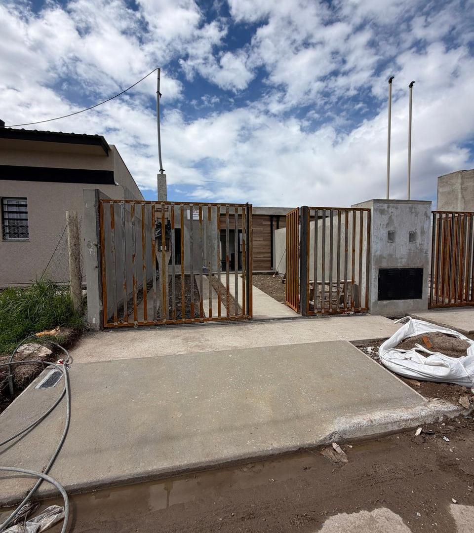 Foto de Venta Ph 2 Dormitorios a estrenar - Los Cedros III - Plottier, imagen 2