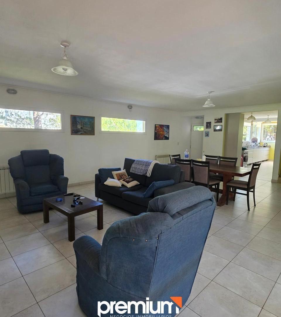 Foto de Venta - Casa 4 Dormitorios - B° La Zagala - Neuquén Capital, imagen 3