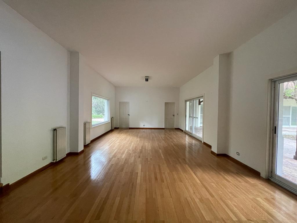 Venta con renta San Jorge Village. Casa sobre lote arbolado, excelente ubicación
