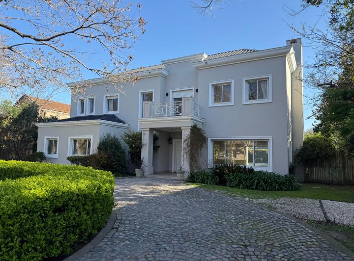Casa en alquiler y/o venta en San Jorge Village. Muy lindo lote. 2