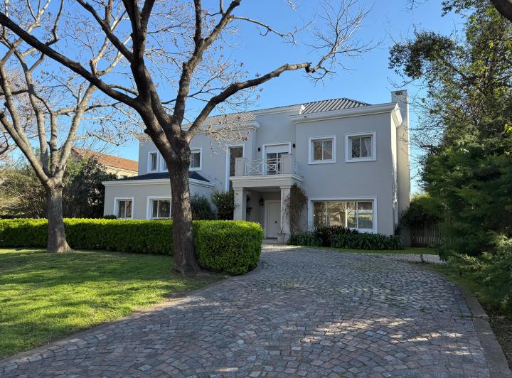 Casa en alquiler y/o venta en San Jorge Village. Muy lindo lote. 3