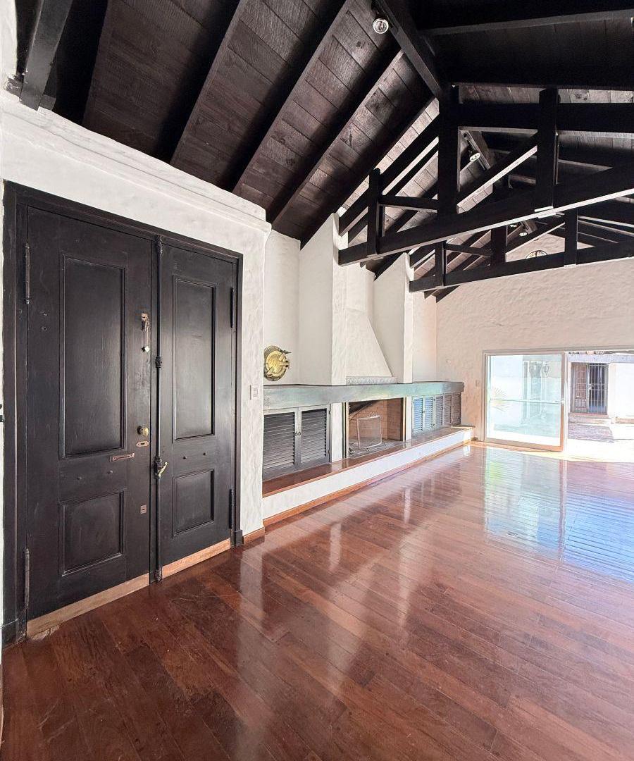 Foto de Excelente casa en alquiler San isidro zona Jockey Club. Inmejorable, imagen 2