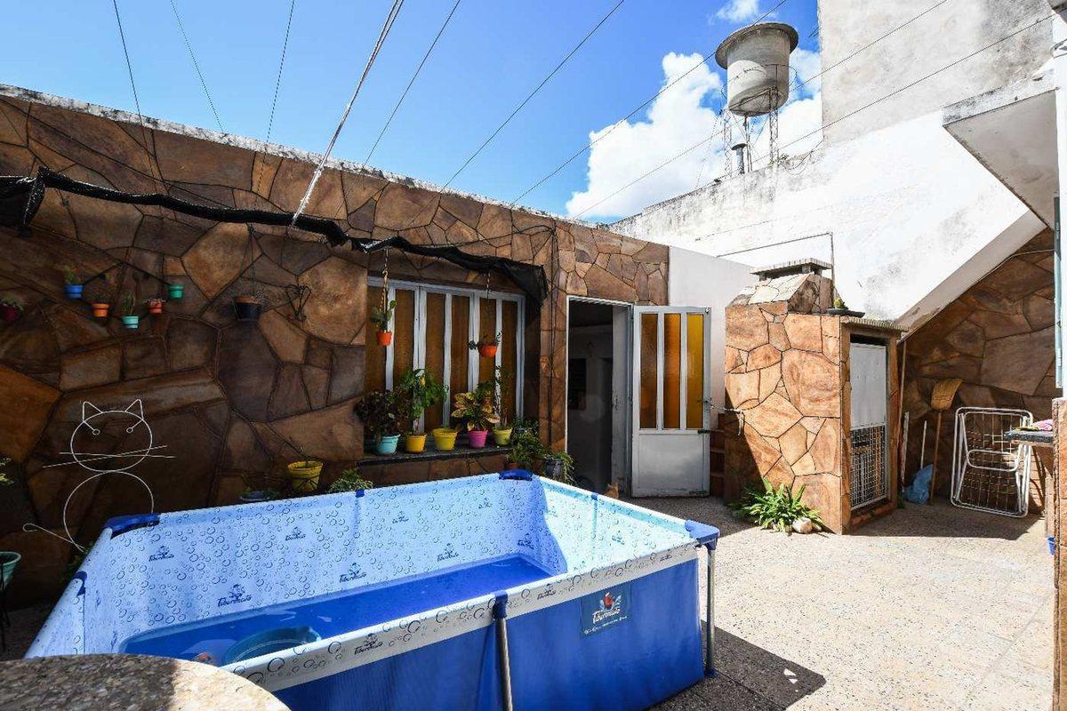 Casa Venta 2 Dorm Cochera Local Barrio Industrial 2