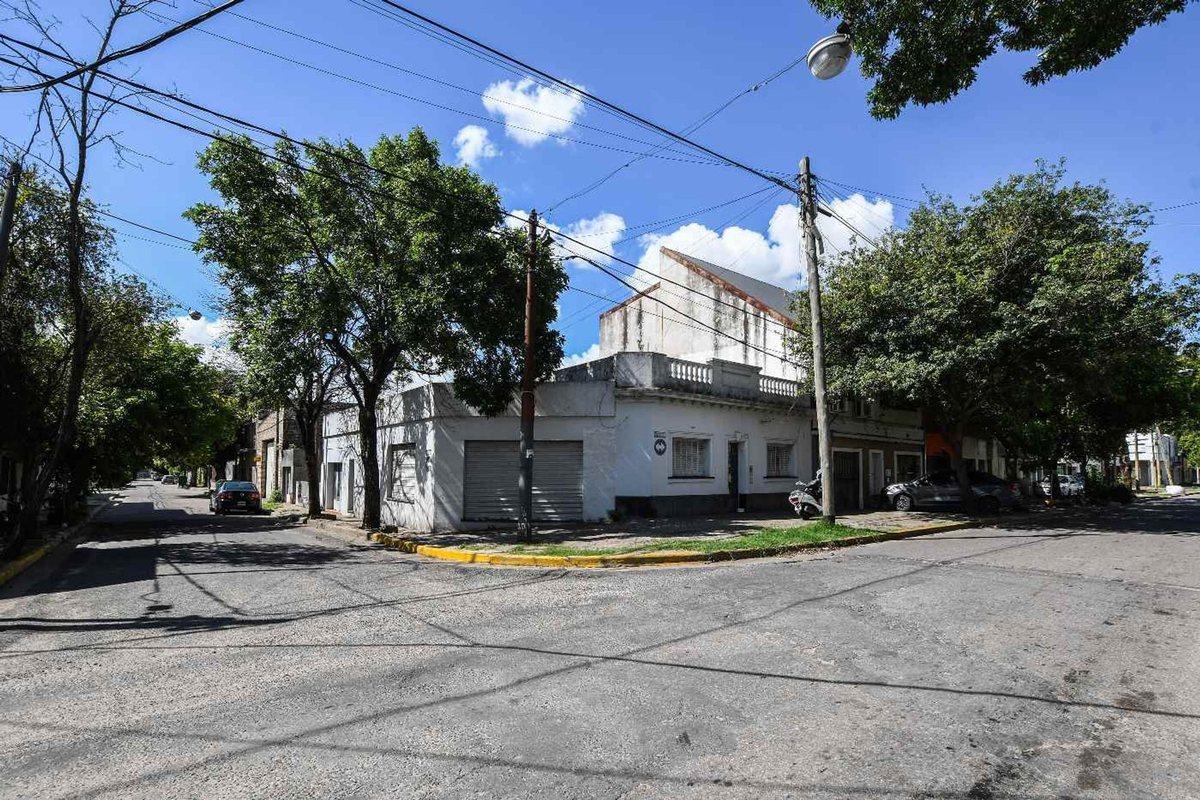 Casa Venta 2 Dorm Cochera Local Barrio Industrial 4