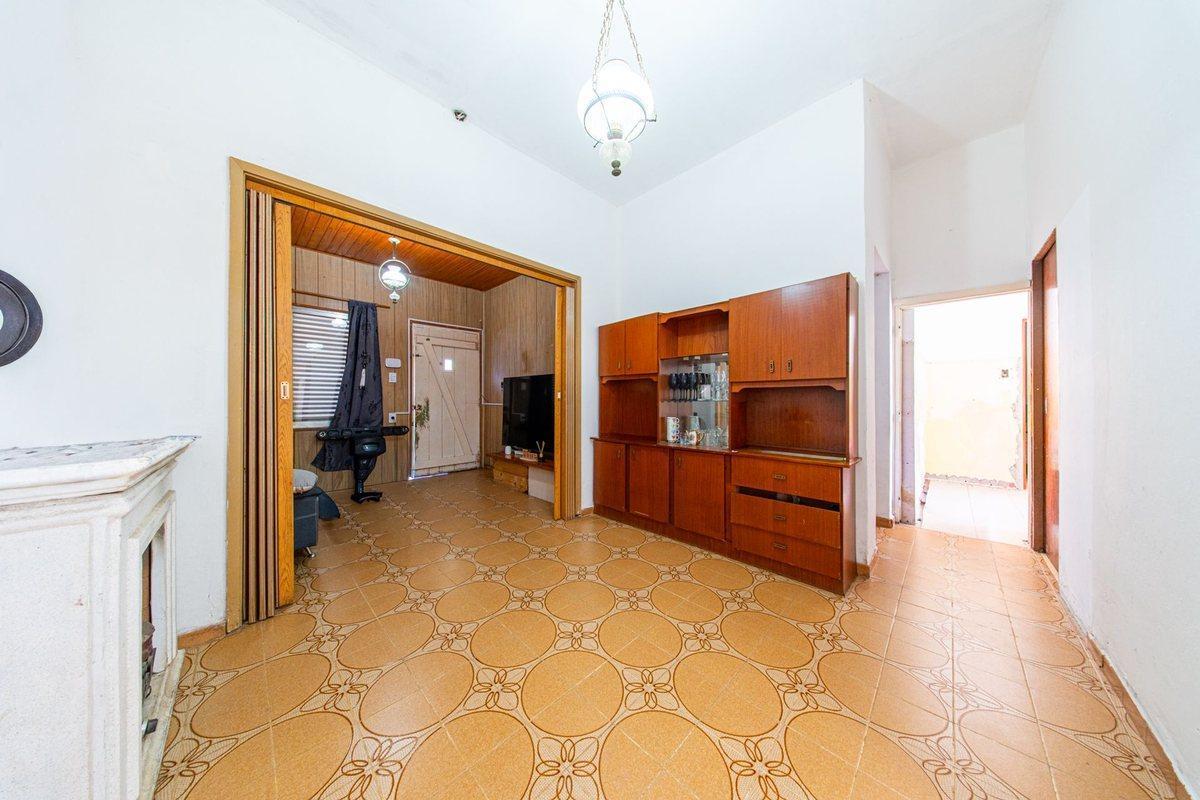 VENTA CASA 2 DORMITORIOS CON LOCAL  SAN LORENZO