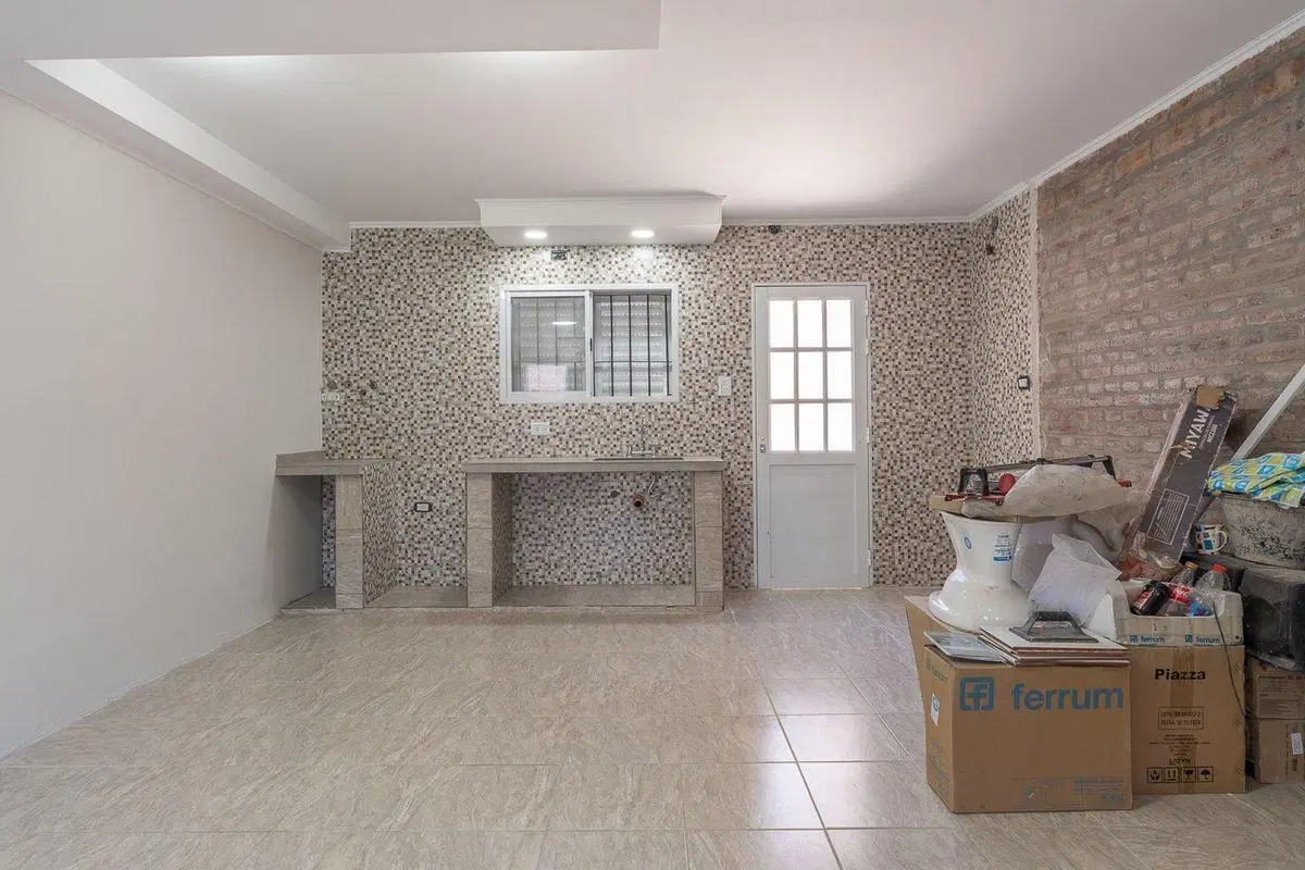 TERRENO EN VENTA IDEAL LOCAL O GALPÓN 4