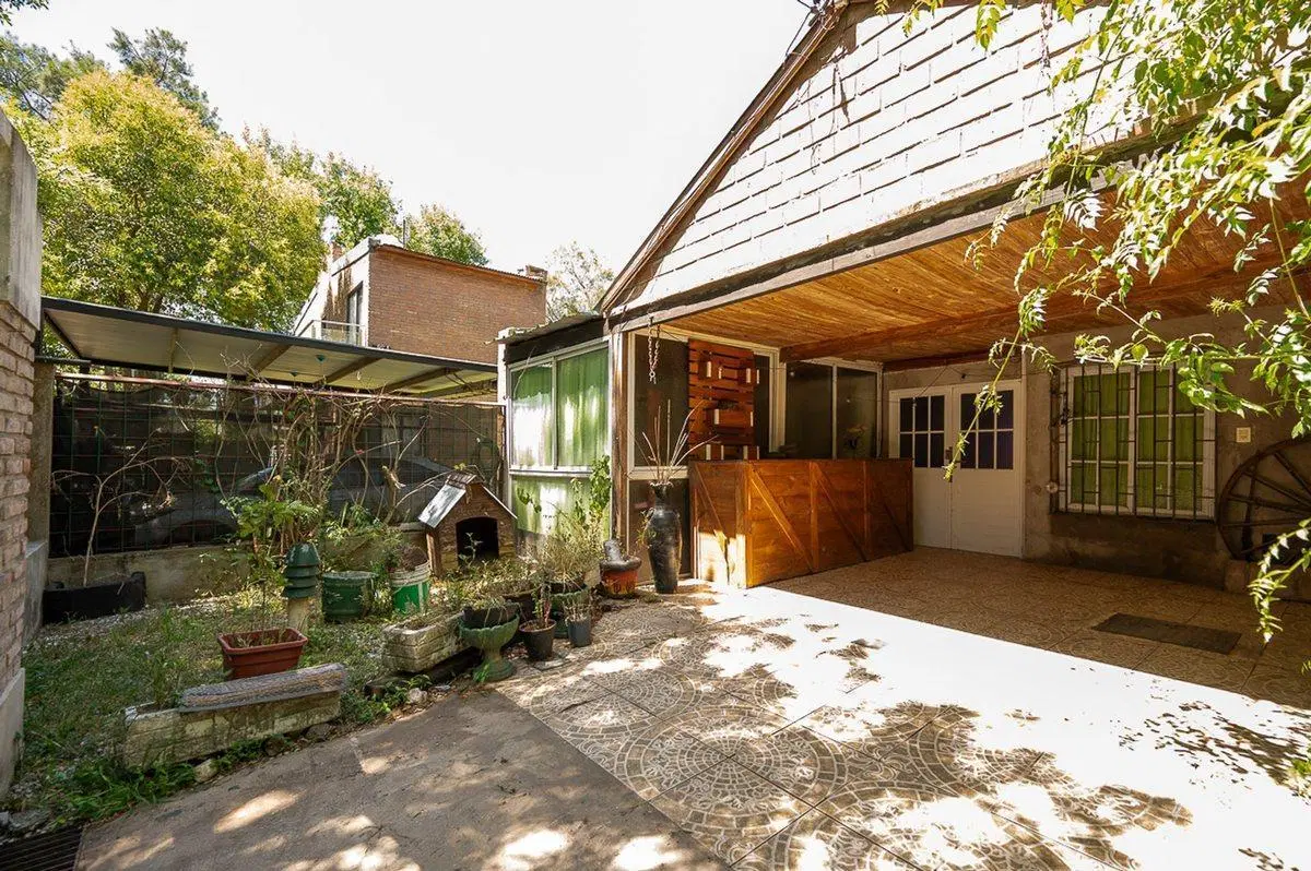 CASA EN VENTA 3 DORMITORIOS EN FUNES CON PILETA 5