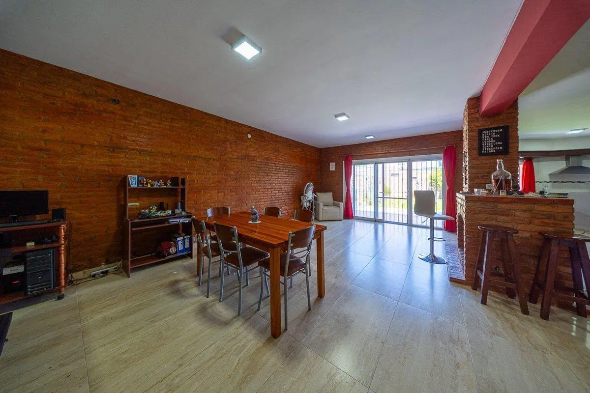 CASA EN VENTA IBARLUCEA 3 DORMITORIOS Y COCHERA 3