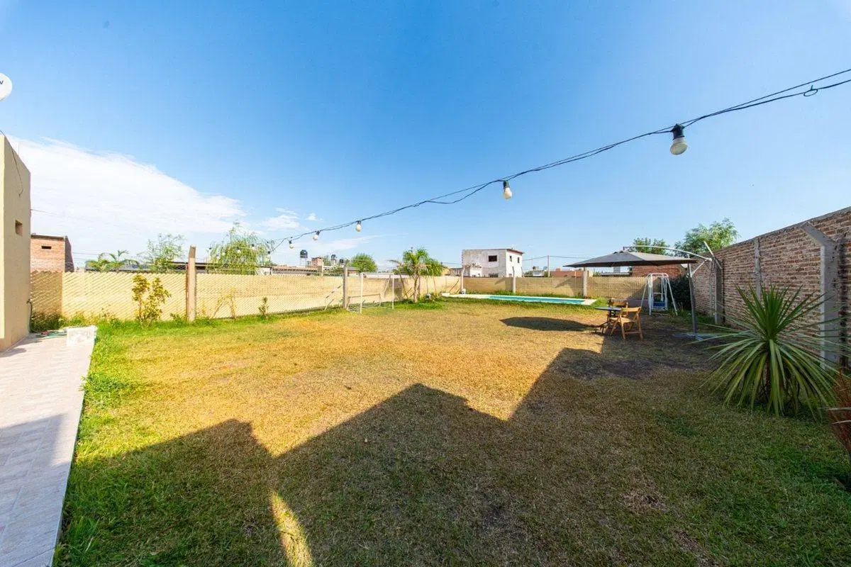 CASA EN VENTA PIÑERO DOS DORMITORIOS CON PILETA 5
