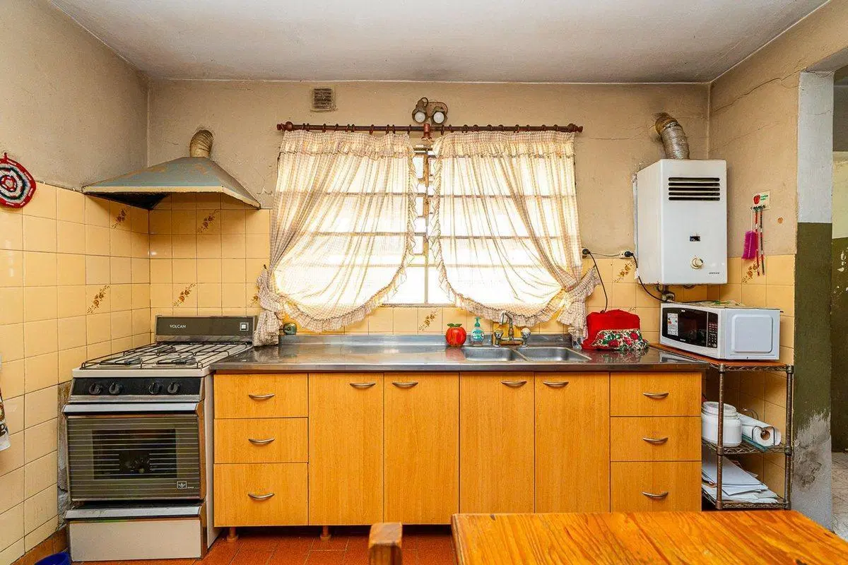 VENTA CASA 2 DORMITORIOS JARDIN Y COCHERA ZONA SUR 3