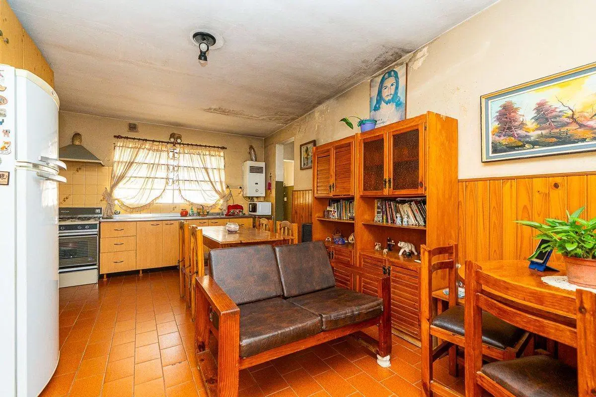 VENTA CASA 2 DORMITORIOS JARDIN Y COCHERA ZONA SUR 4