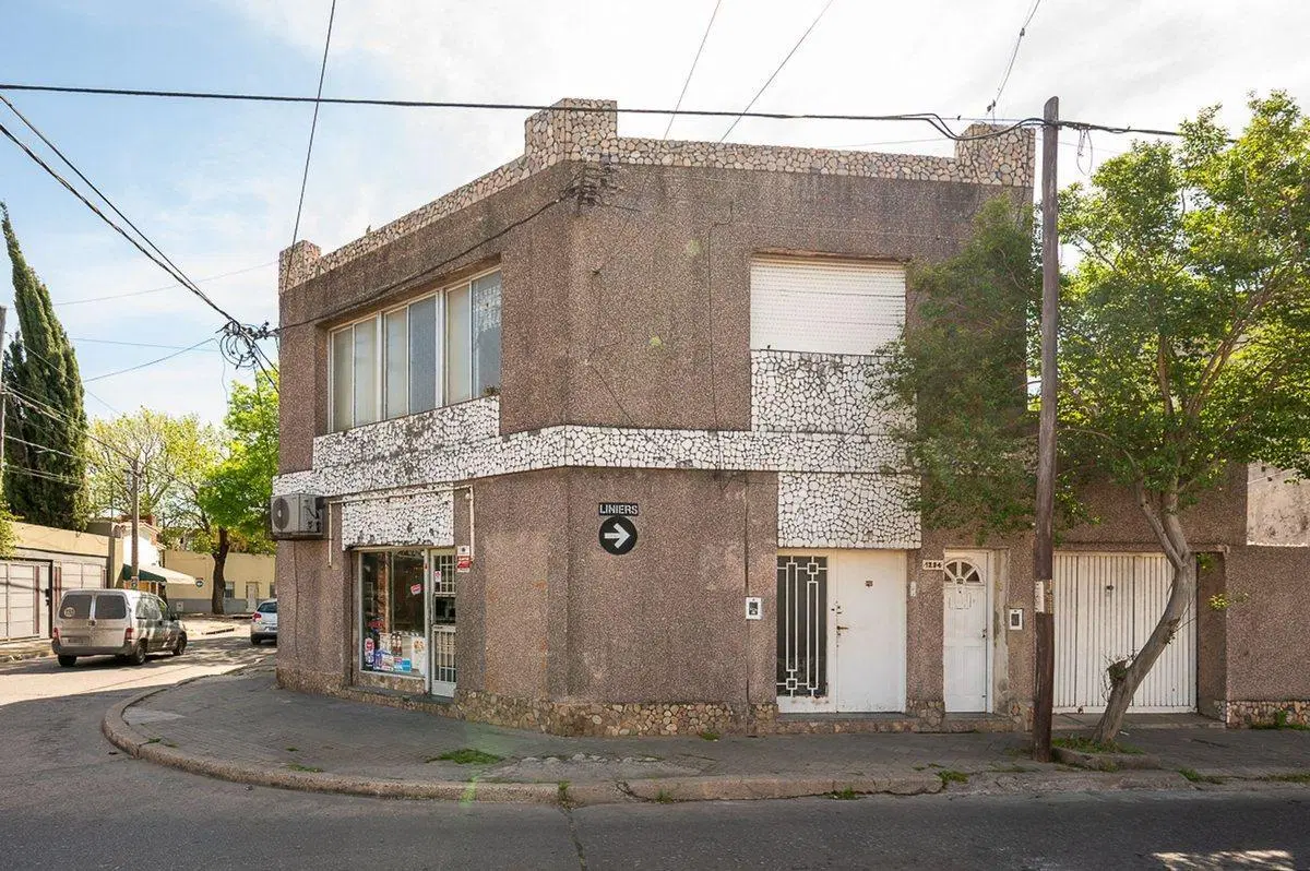 Venta dos casas mas local comercial Azcuénaga 2