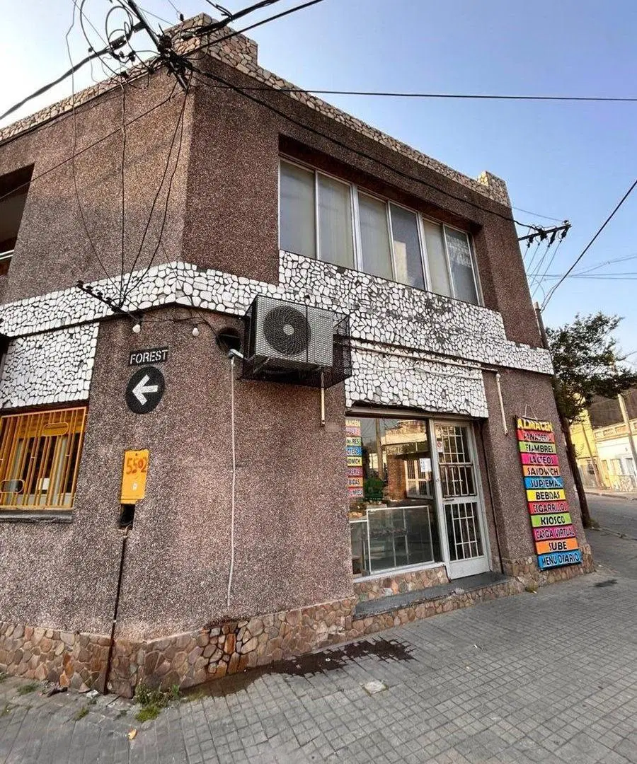 Venta dos casas mas local comercial Azcuénaga 3