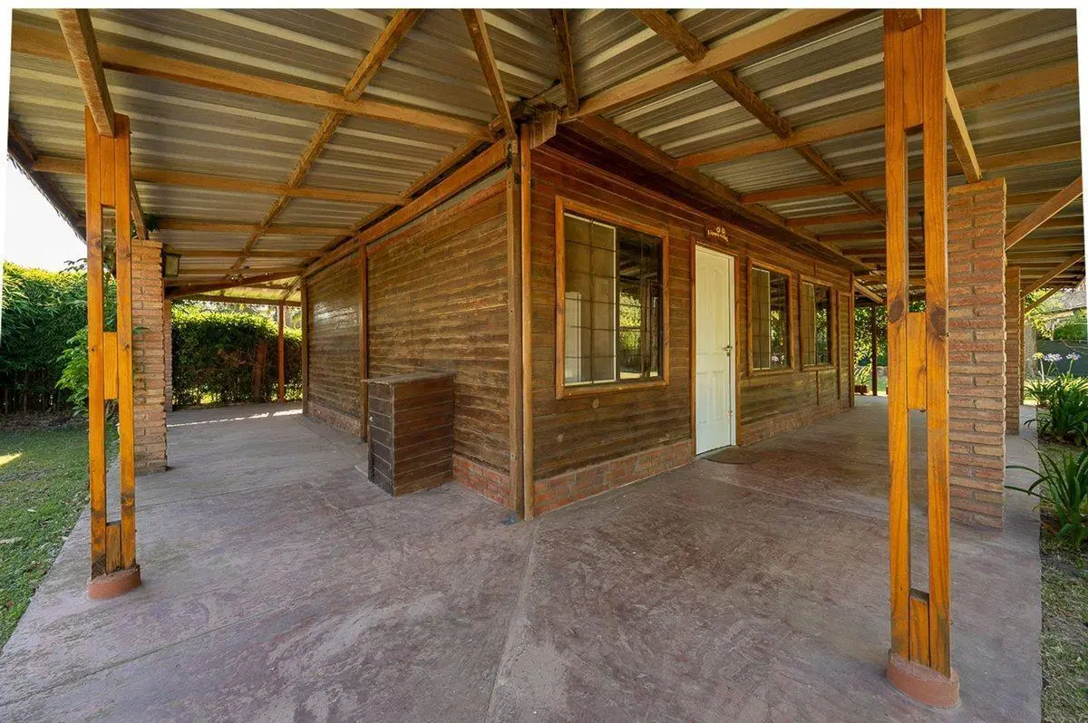 CASA EN VENTA EN OLIVEROS QUINCHO PILETA PARRILLA 2