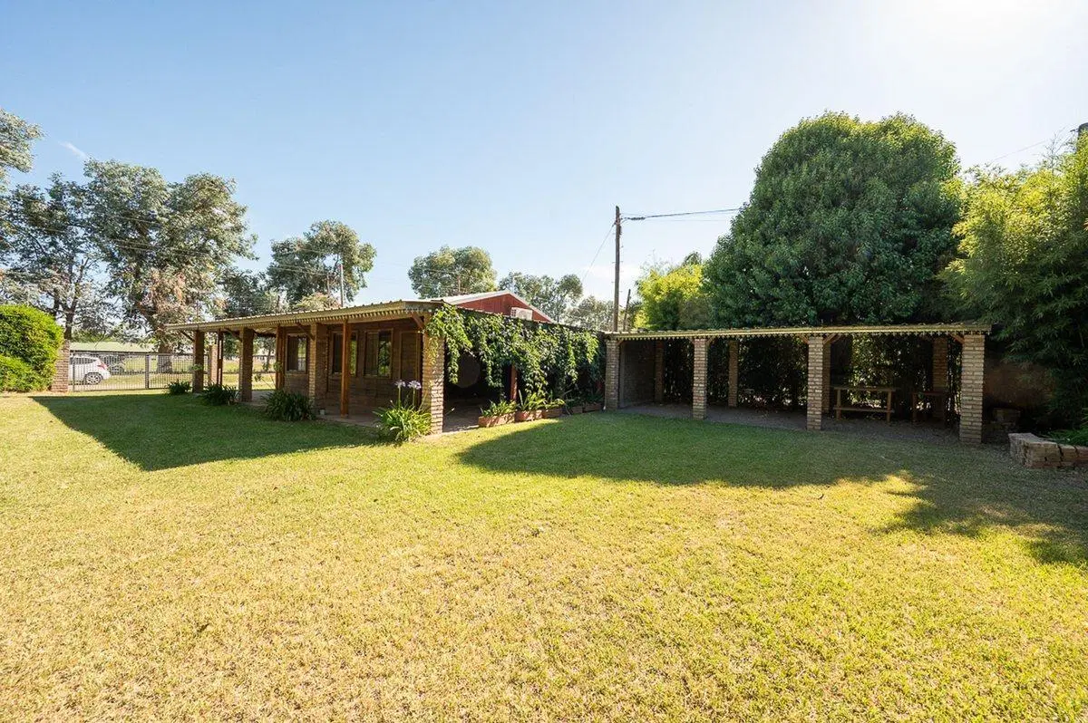 CASA EN VENTA EN OLIVEROS QUINCHO PILETA PARRILLA 4