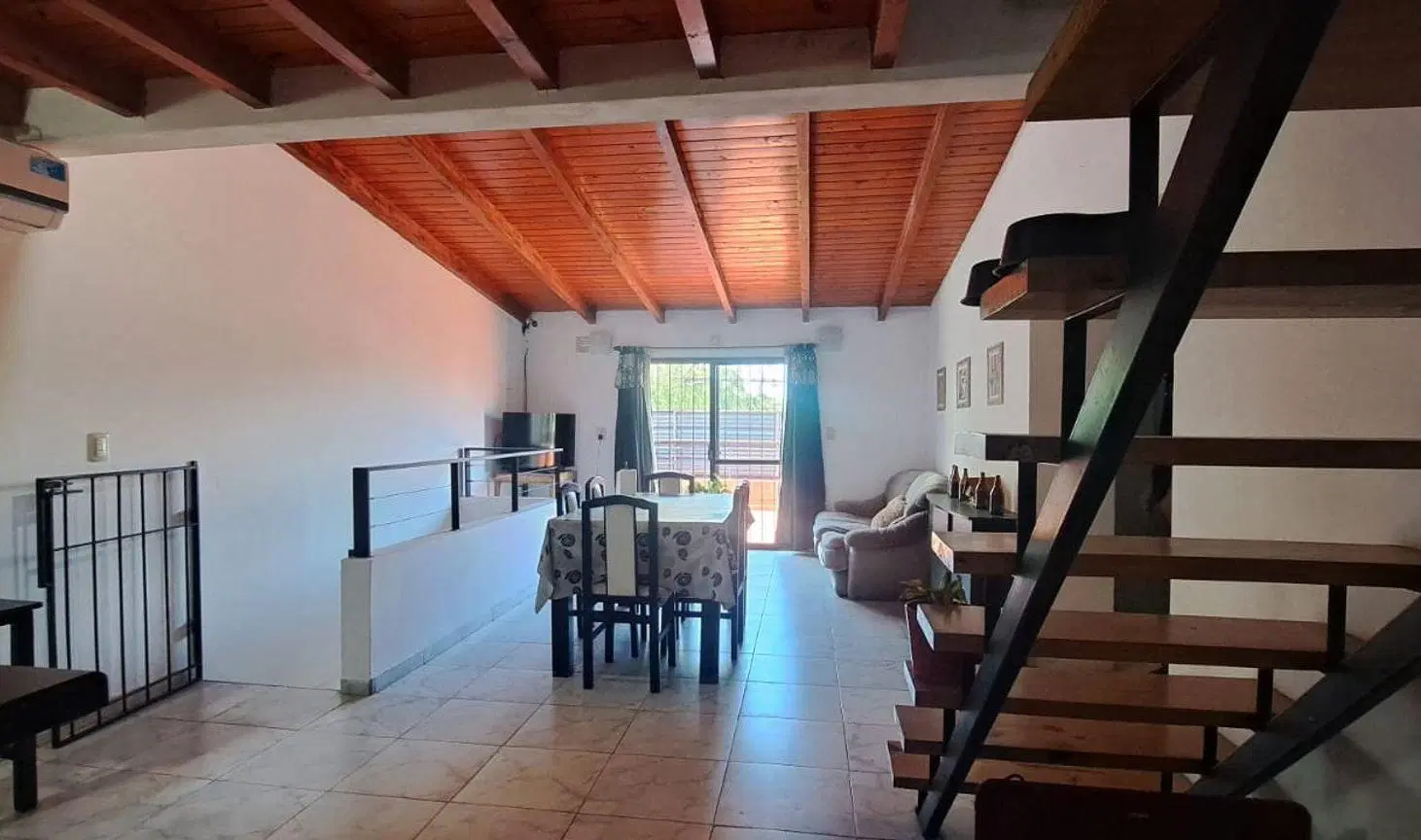 Venta local con casa 3 dormitorios por Pellegrini 4