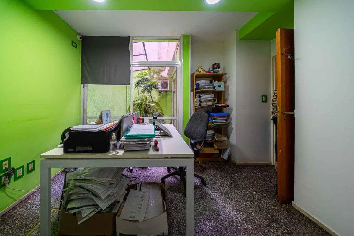 VENTA DE OFICINAS CON VIVIENDA FAMLIAR Y COCHERA 5